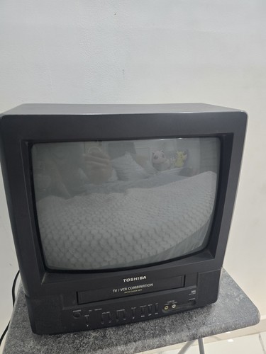 Toshiba mv13m3 crt - tv, vcr