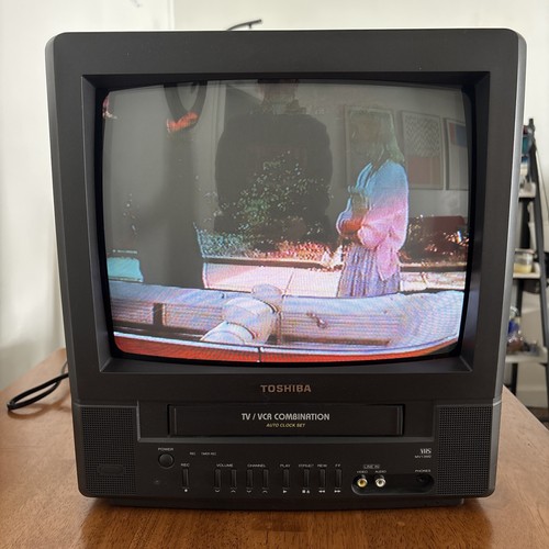 Toshiba mv13m2w crt tv vcr - toshiba,