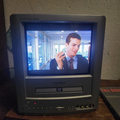 Vintage toshiba md9dl1 crt - 9",